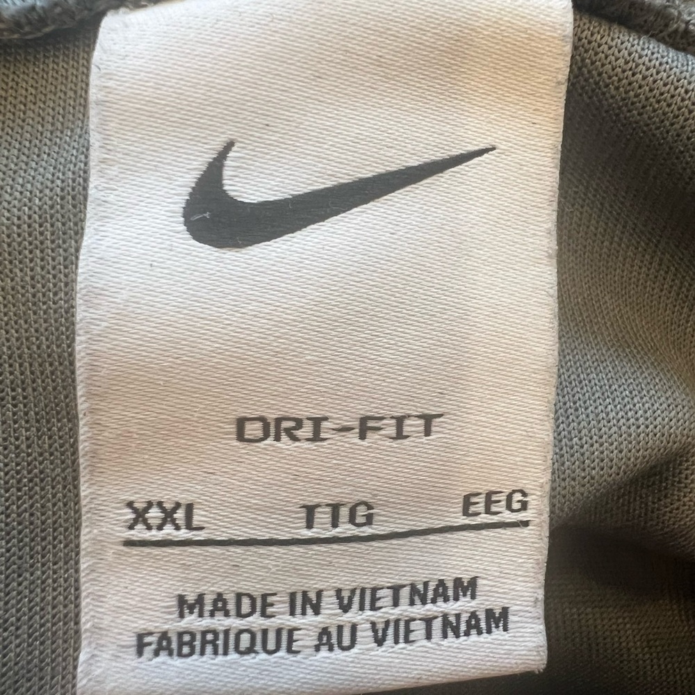 Arkansas Razorbacks Nike Dri-Fit Gray and Red Performance Hoodie - Picture 2 of 3